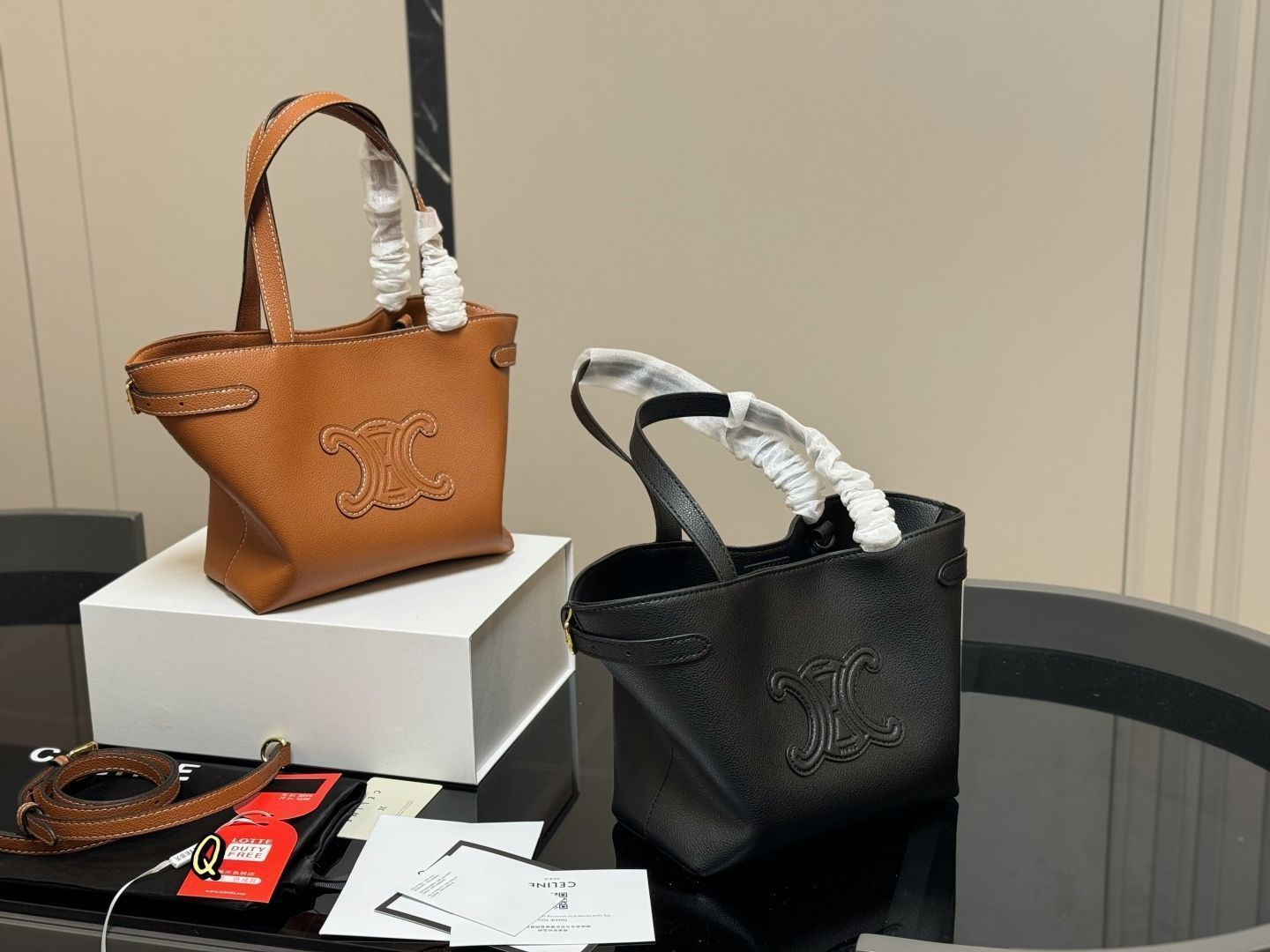 新作♪ 直営店 CELINE トートバッグ 121572GIU org.jpg