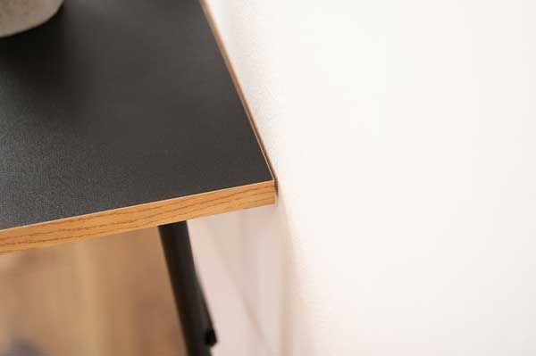 シンプルなワークデスク 天板表面