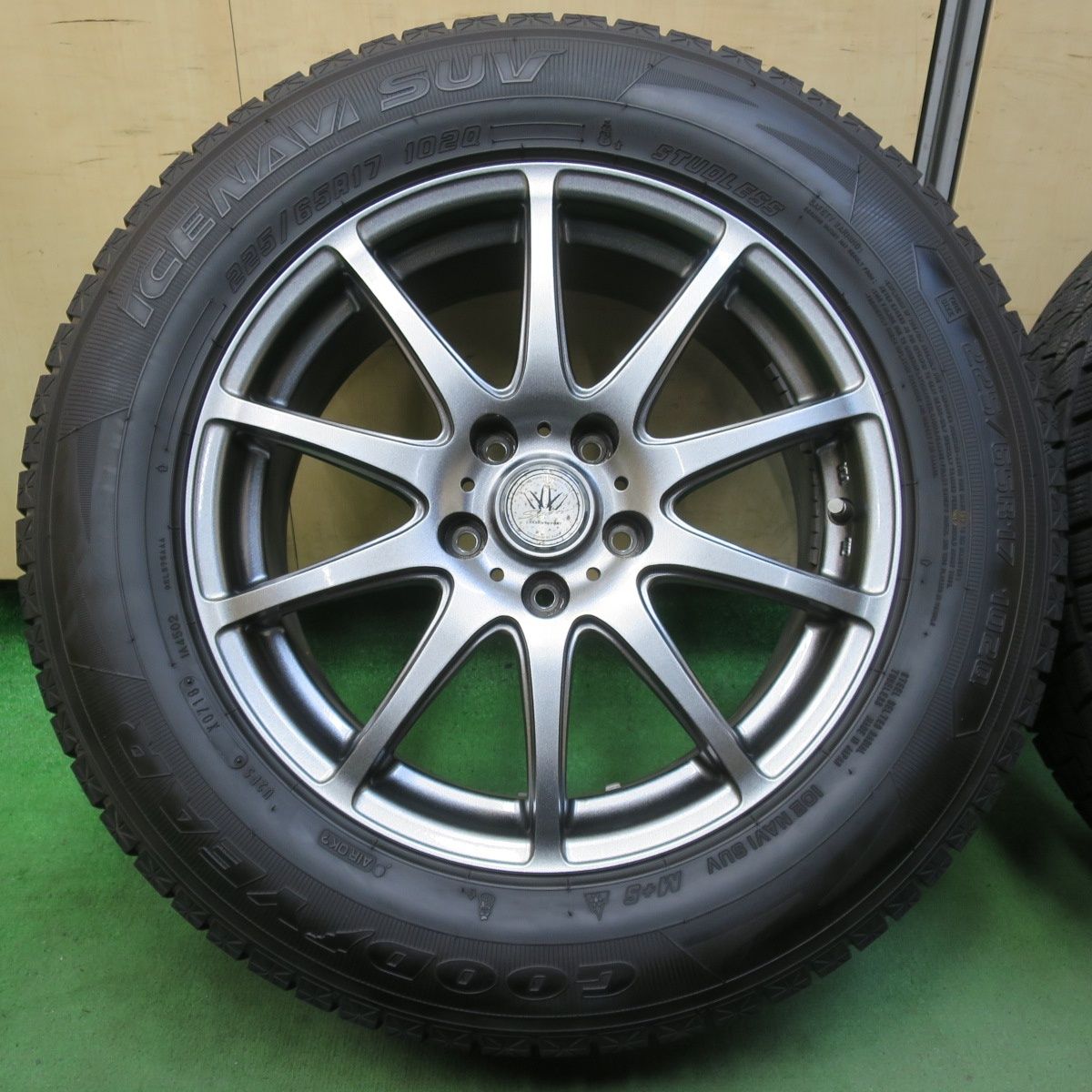 バリ溝 キレイ 9.5分 LOXARNY SPORT BADX 225 65R17 スタッドレス グッドイヤー アイスナビ SUV ロクサーニ スポーツ 17インチ PCD114.3 5H 5100907イス