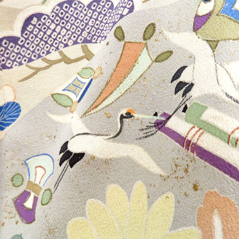 黒留袖 アンティーク 昔着物 正絹 黒 多色 金 扇 鼓 花々 宝文様 刺繍