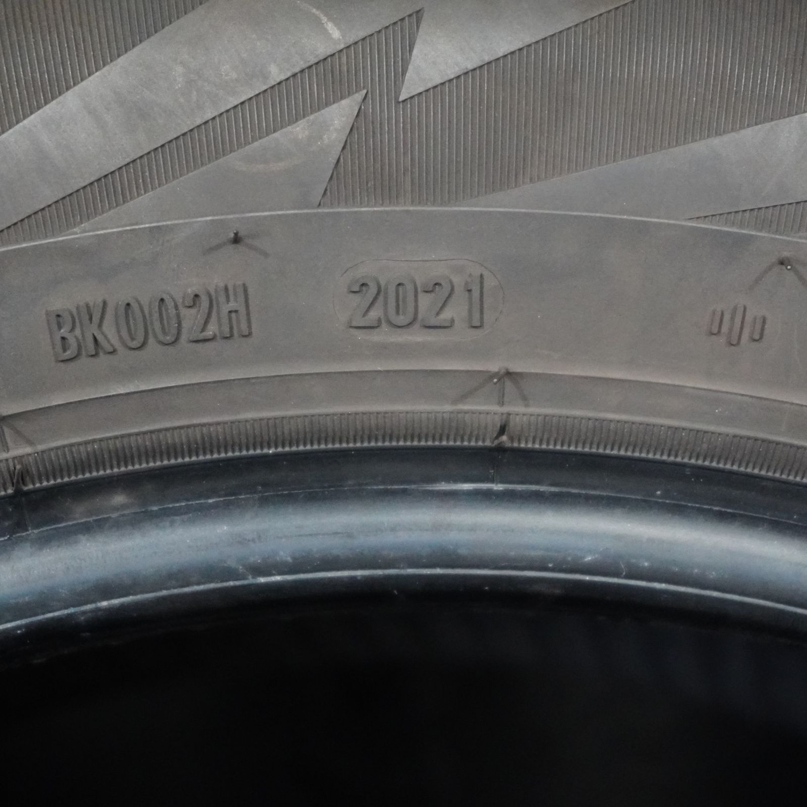 季節感 21年製 ピレリ アイスアシンメトリコプラス 205 55R16 4本 スタッドレス プリウス 86 カローラスポーツ BRZ インプレッサ等