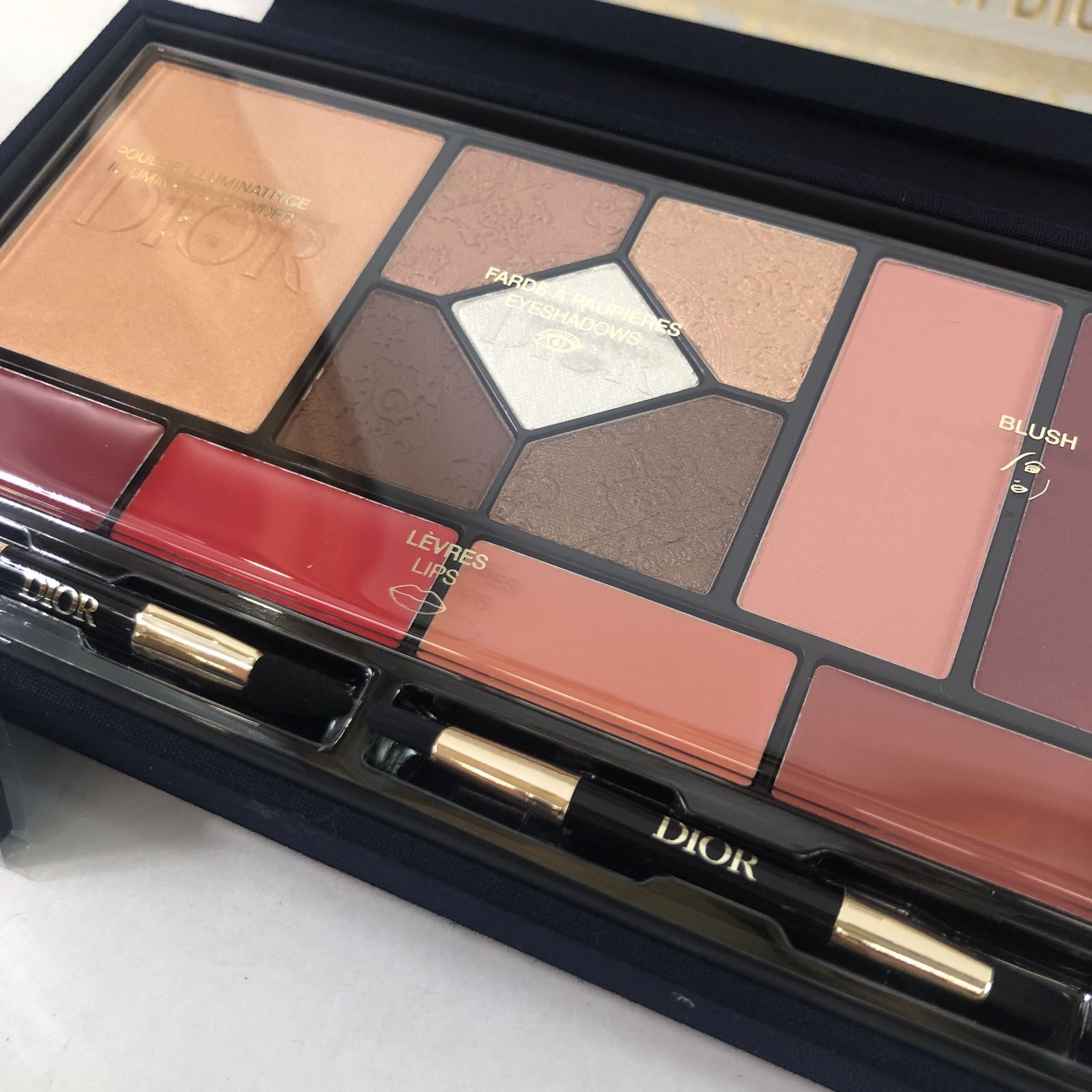 DIOR エッセンスコフレ Y0000046_E100000043_E02_ZHC.