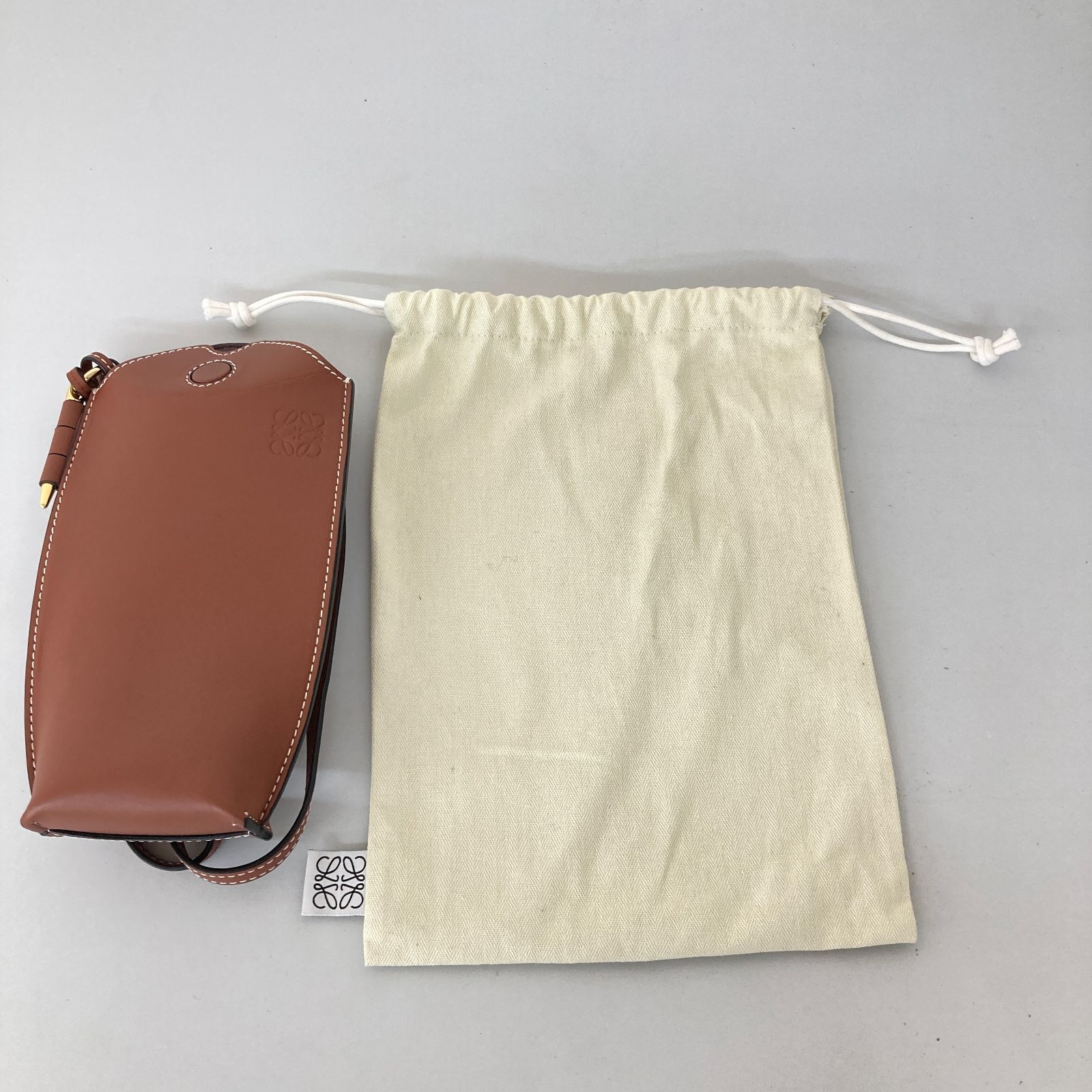 ブラウン ショルダーバッグ