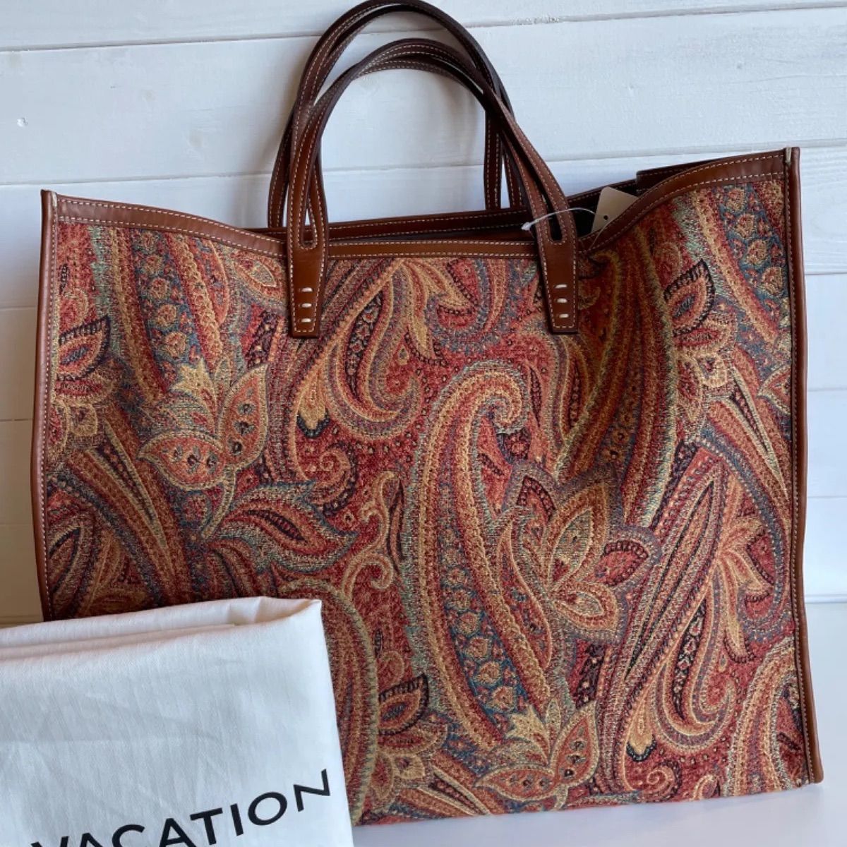 A VACATION TANK TOTE BAG PAISLEY オレンジ軽く畳んで発送致します ...