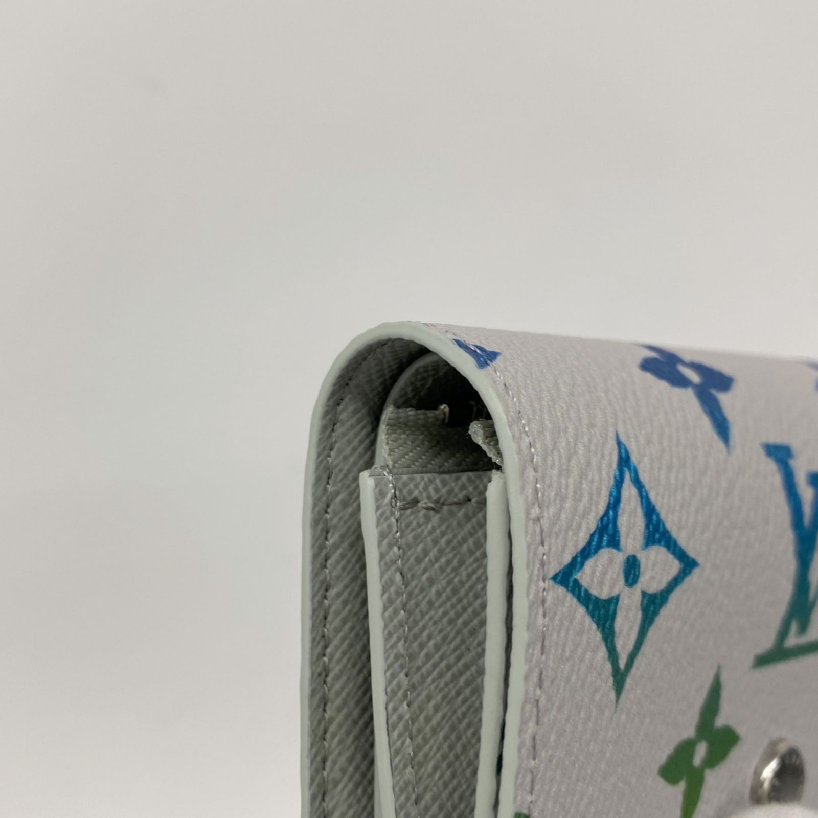 ルイヴィトン M14132/イリディセント ヴィクター ウォレット  