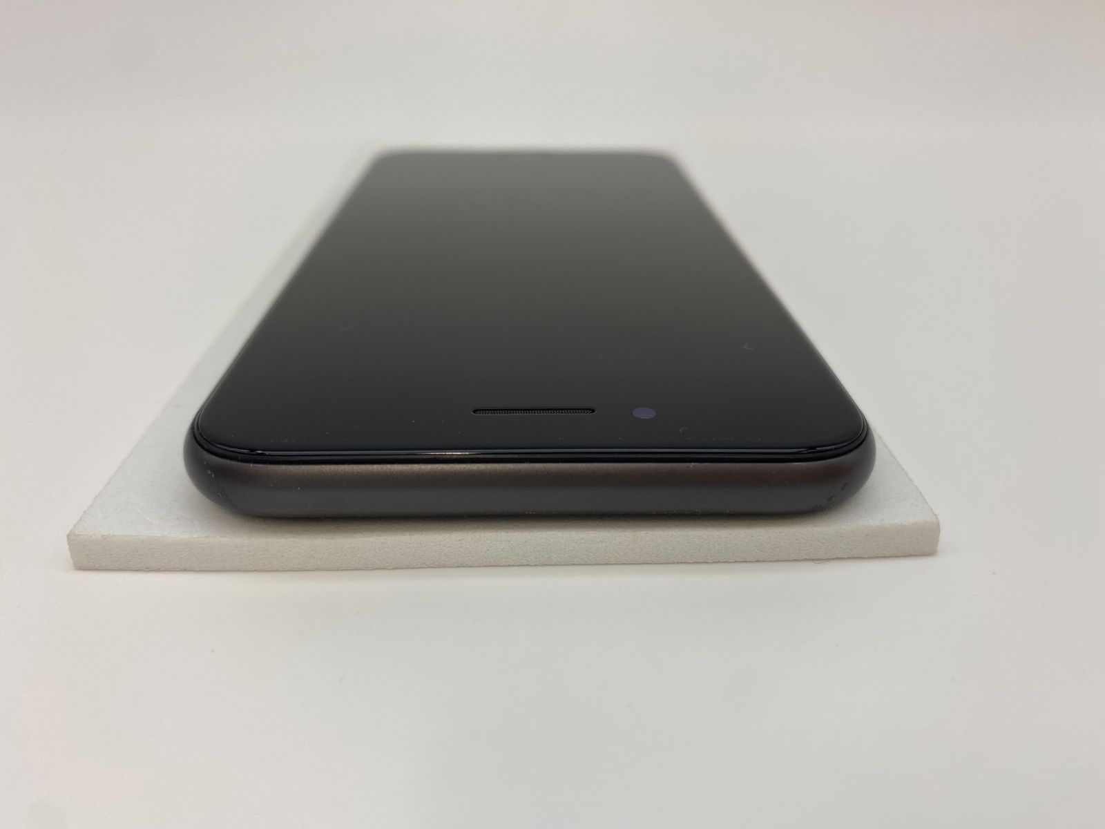 ☆美品☆iPhone8 64GB スペースグレイ/シムフリー/大容量2300mAh 新品