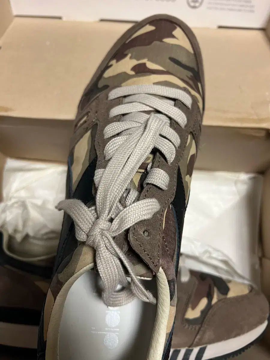 Diadora heritage ディアドラヘリテージ トライアンフ カモスニーカー