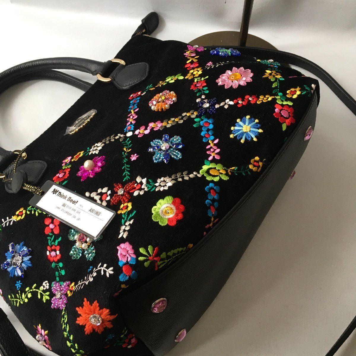 Think Bee! オーバーザレインボー 2WAY ビーズ刺繍 Think Bee ! オーバーザレインボー ショルダーバッグ 2way 刺繍 - メルカリ