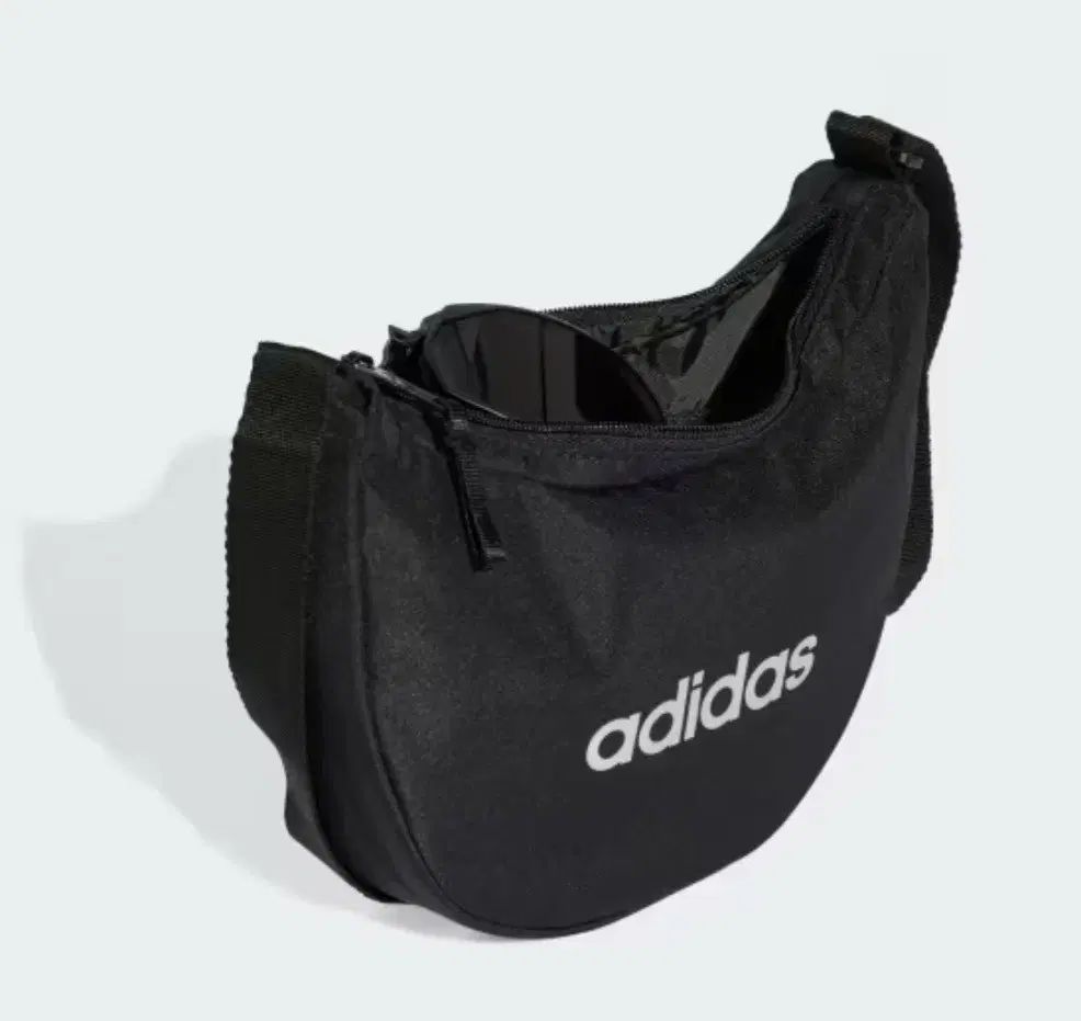 adidas(アディダス) 線形 ESSENTIALS(エッセンシャルズ