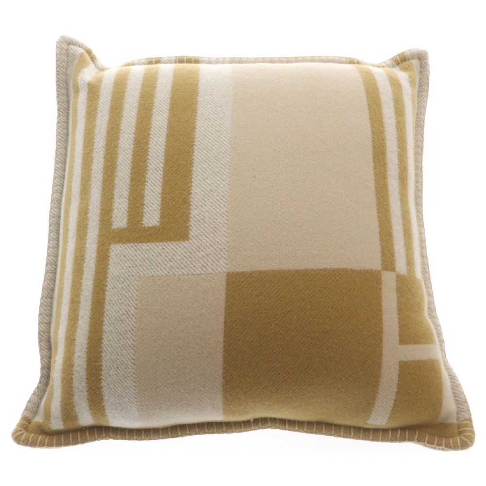 HERMES イターク　クッション　ベージュ HERMES (エルメス) Ithaque Pillow イターク クッション ベージュ