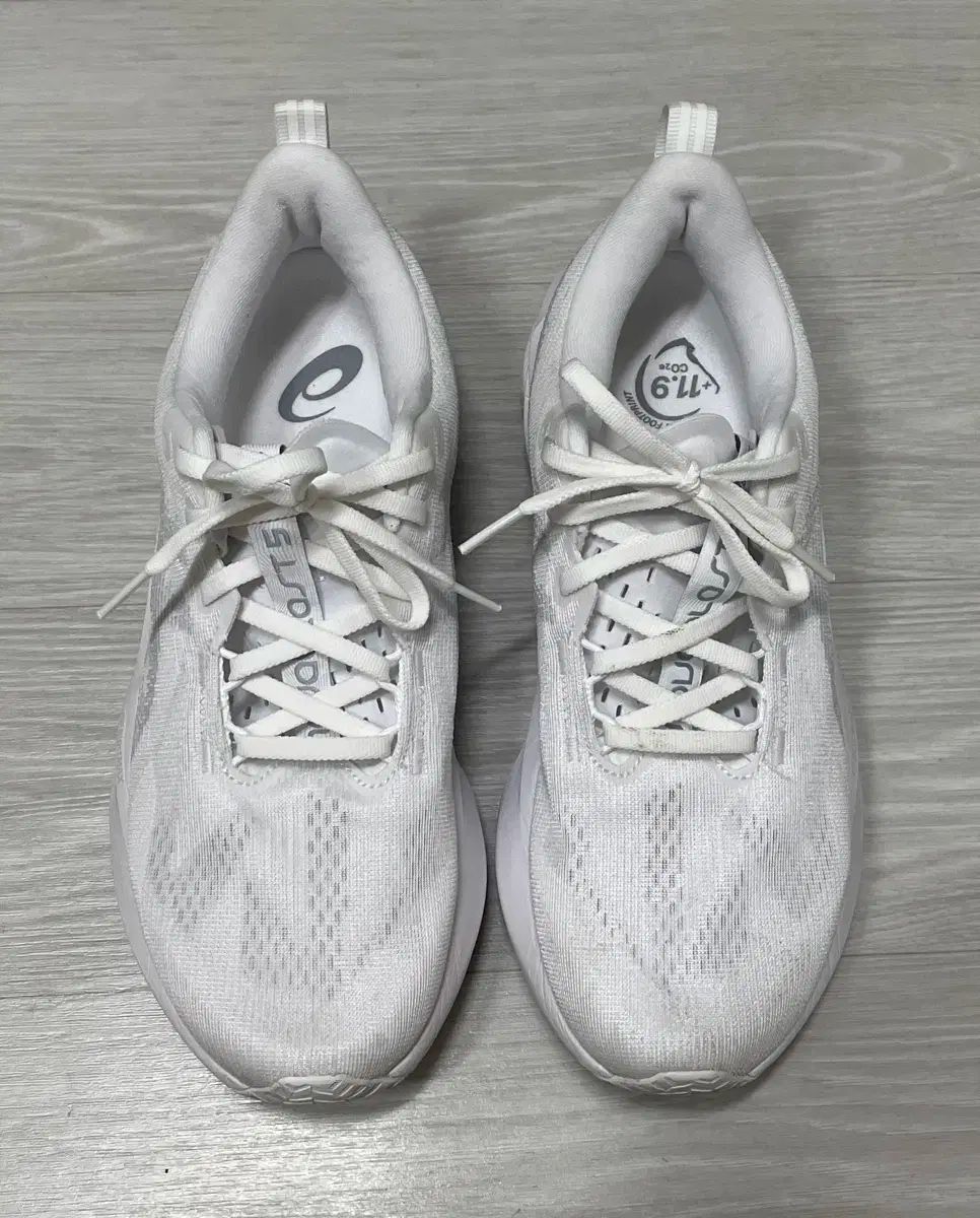 Asics アシックス