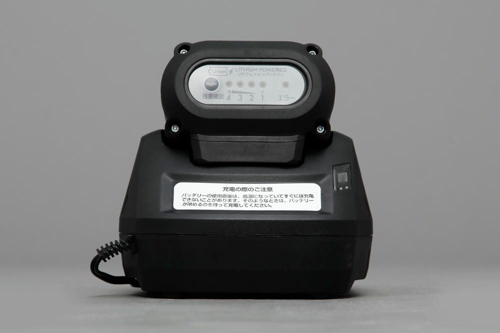 充電タイプタンク式高圧洗浄機 SDT-L01 アイリスオーヤマ バッテリー式