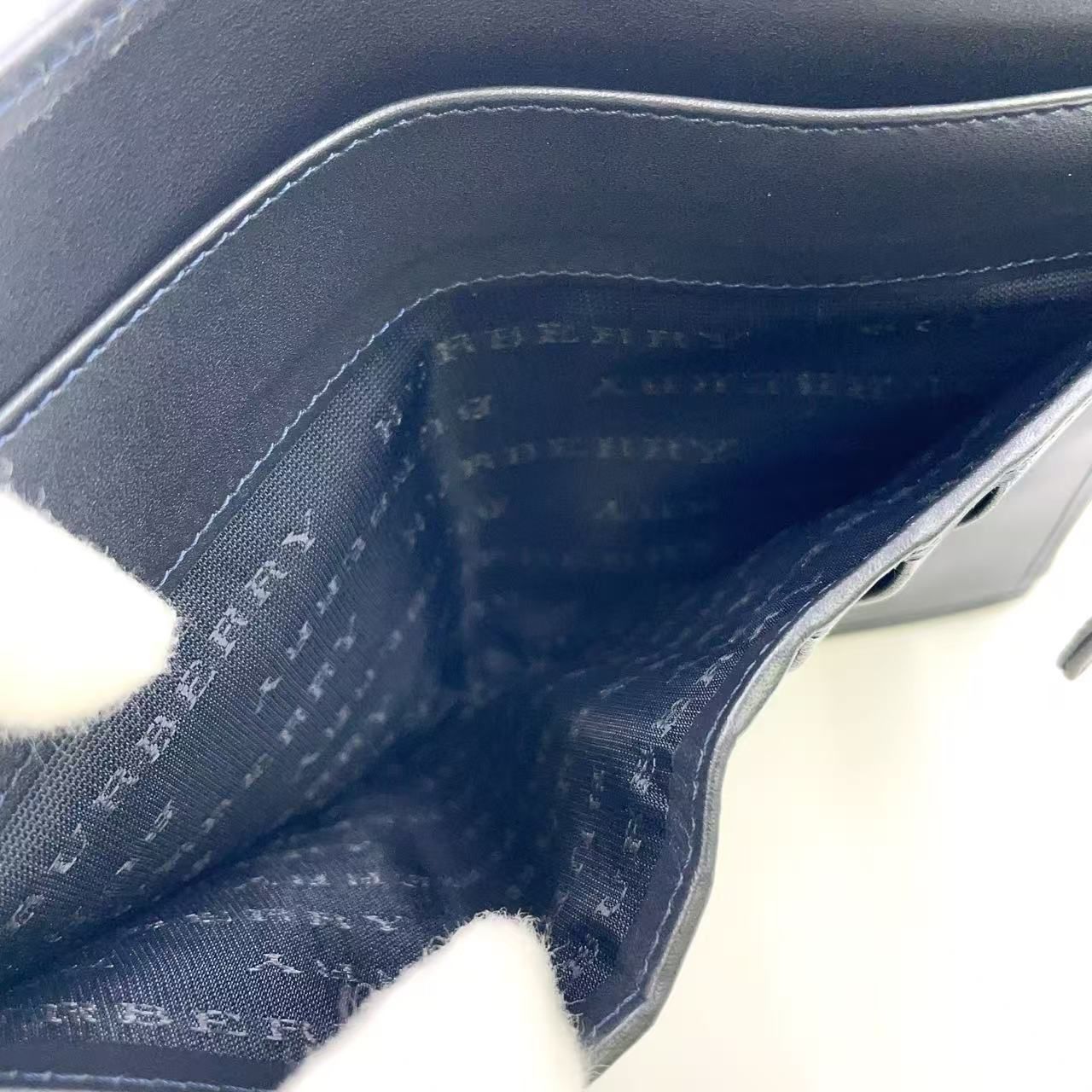！新品同然！Burberry 折り財布　ノバチェック　ネイビー　ブラック 新品同然！Burberry 折り財布 ノバチェック ネイビー ブラック