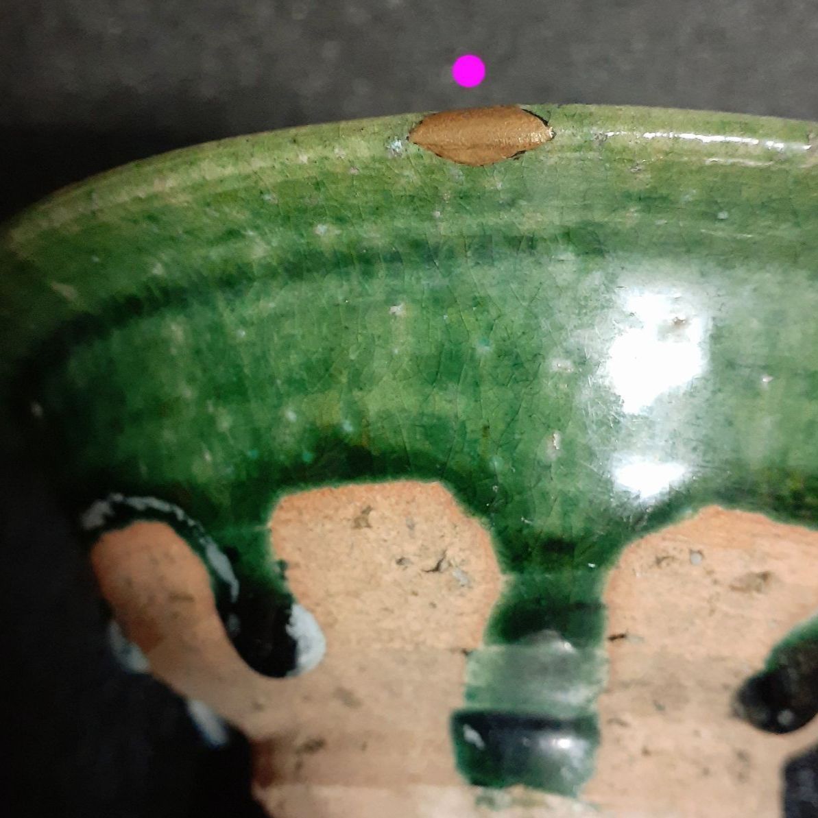 中国古美術 中国古陶磁器 古玩 漢時代 緑釉 兜形 鉢 【抜群の銀化の景色