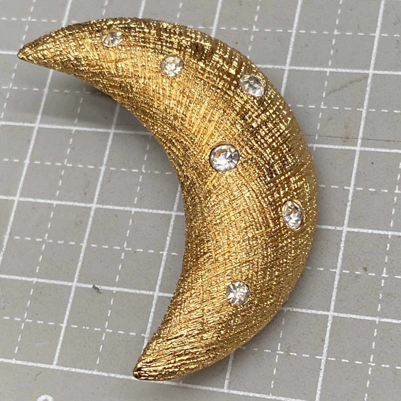 Christian Dior ディオール ブローチ アクセサリー ゴールドカラー ディオール DIOR ロゴ / ゴールドカラー / ブローチ Christian