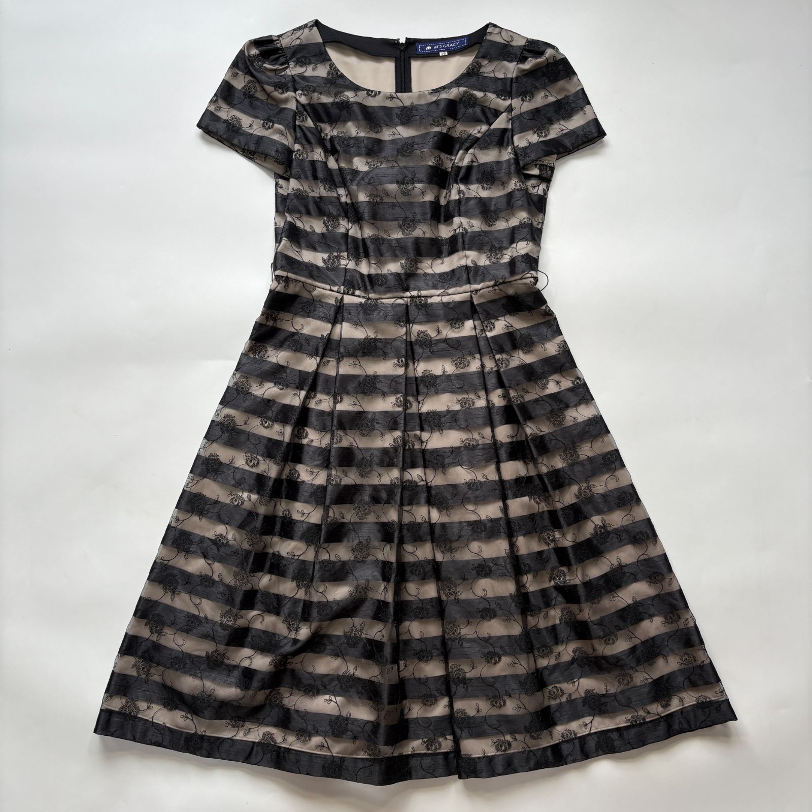 【美品】エムズグレイシー ワンピース ウール切り替え フラワープリント 紺フレア 美品】エムズグレイシー ワンピース ウール切り替え フラワー