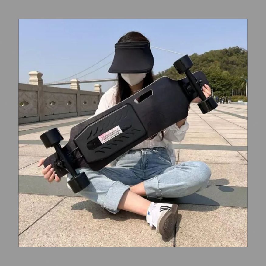 電動スケートボード四輪リモコン代替歩行大人初心者スケートボード