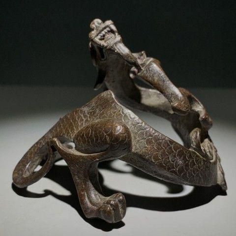 骨董品は文房四宝の装飾、書道の筆棚の竜の置物を収蔵しています 骨董品は文房四宝の装飾、書道の筆棚の竜の置物を収蔵しています