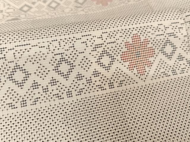 平和屋着物●本場大島紬　白大島　９マルキ　横段花文　正絹　逸品　未使用　AAAU0335np 平和屋着物○本場大島紬 白大島 9マルキ 横段花文 正絹 逸品 未使用