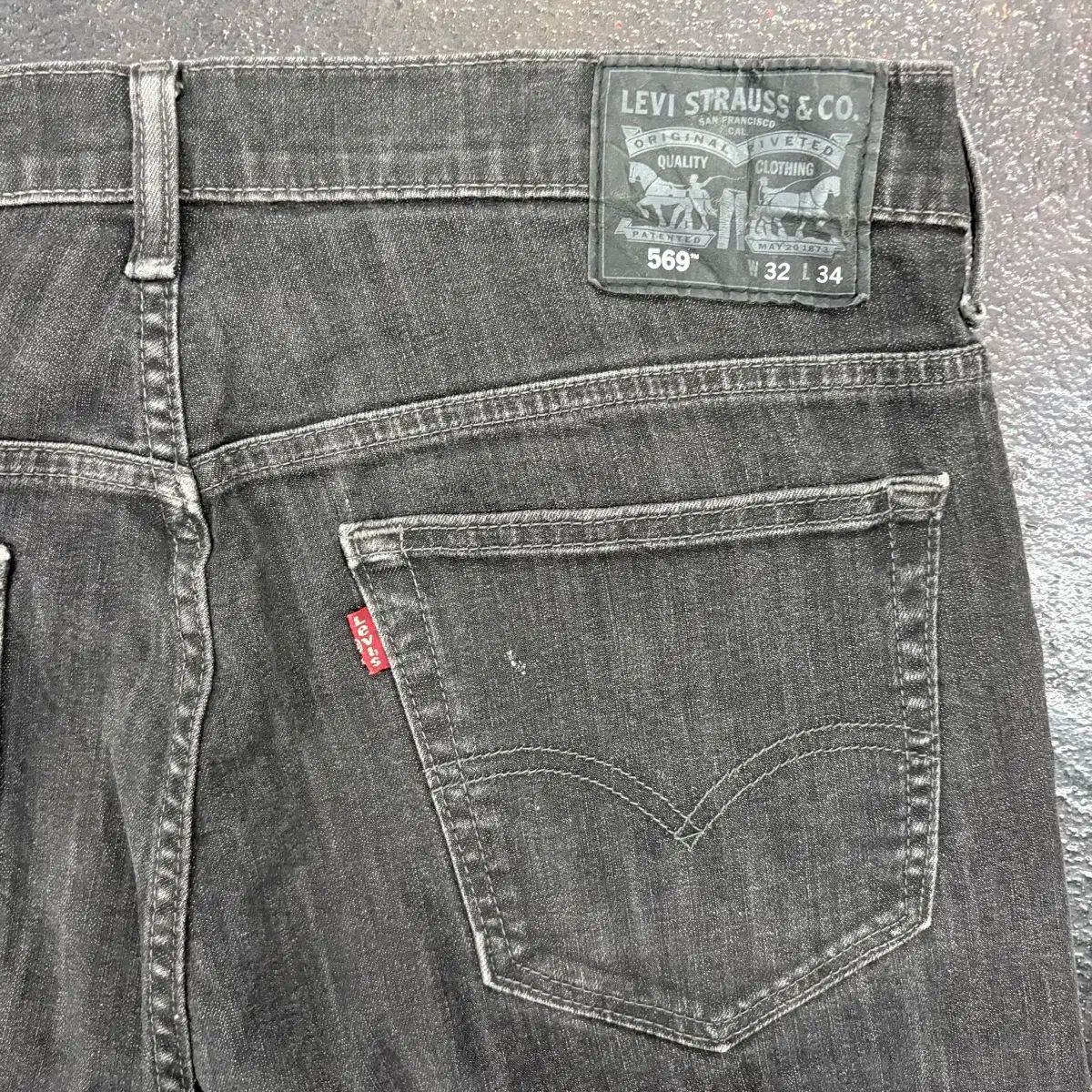 た*み様 リーバイス569 ブラック　　32/32 32)リーバイス569ブラック - メルカリ