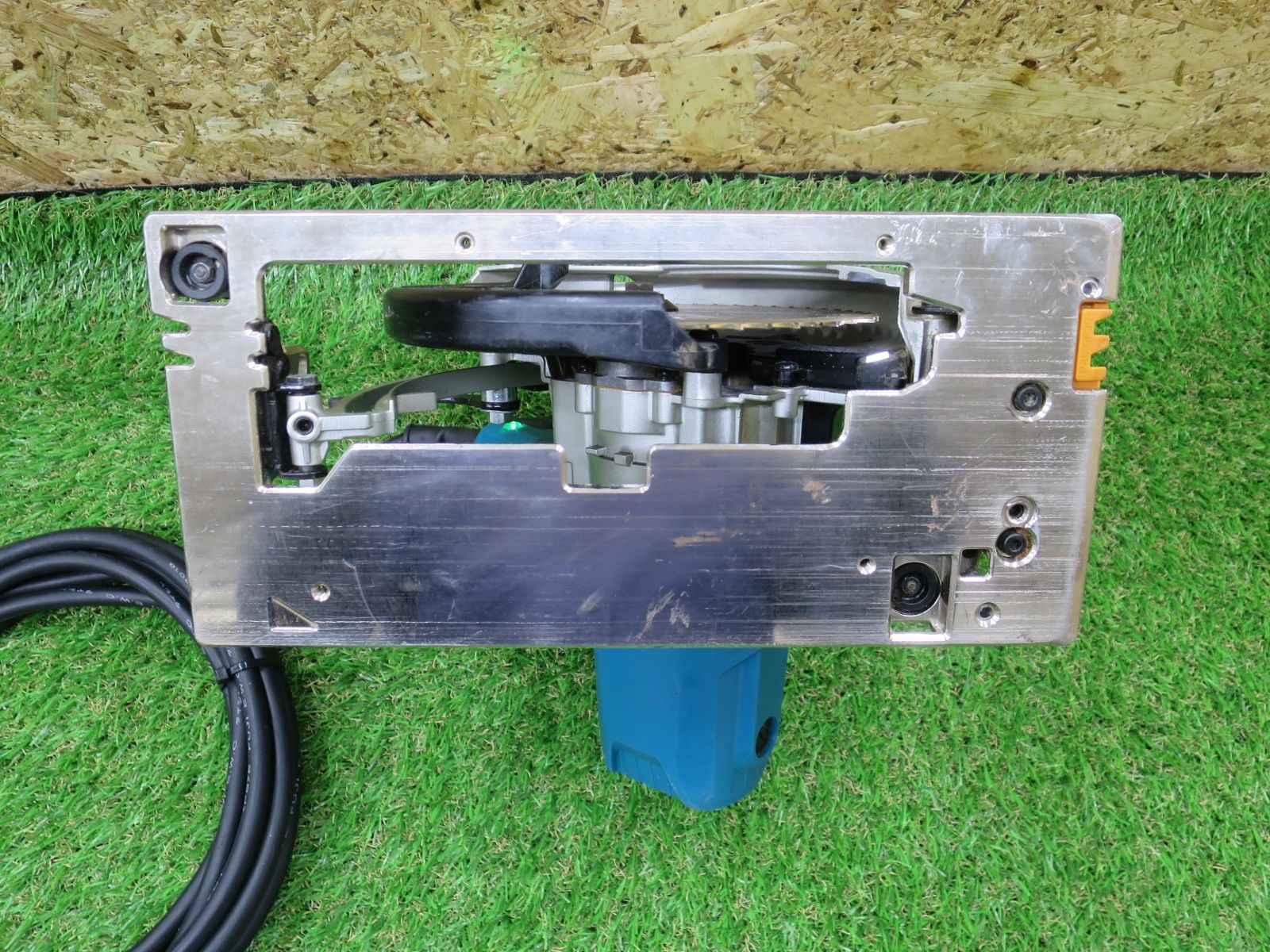 デザイン・サイズが豊富。 makita マキタ 165mm マルノコ 青 100V HS6301