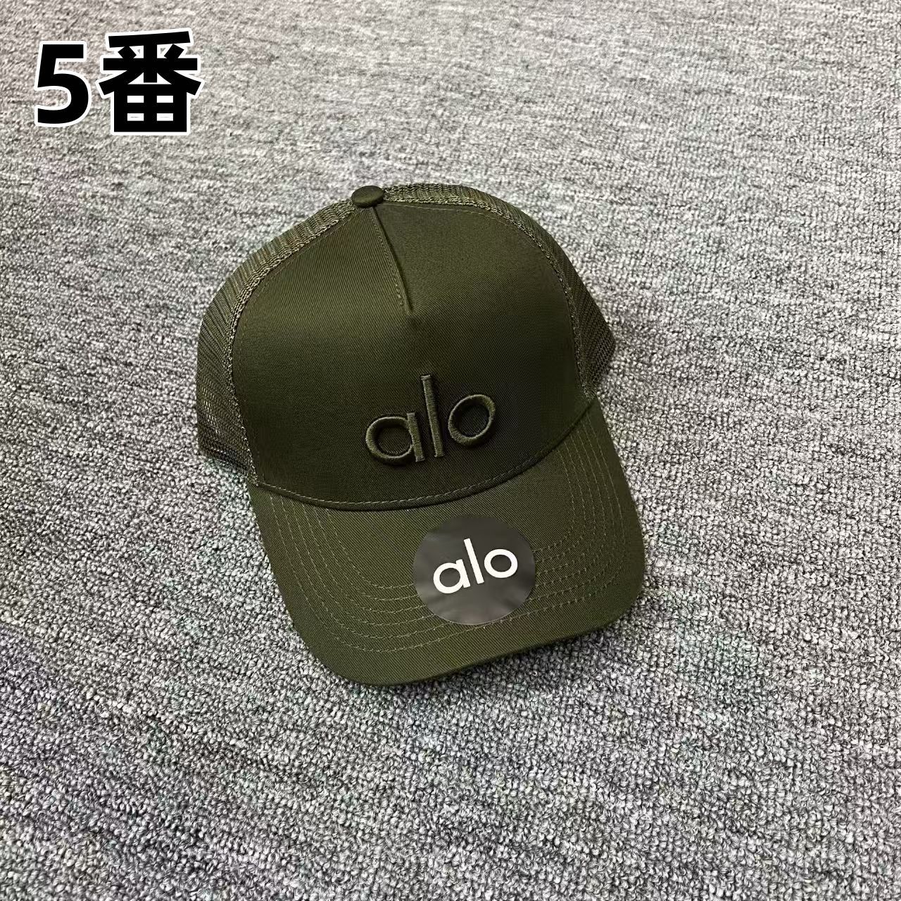 Alo Yoga ユニセックス キャップ｜ロゴデザイン マルチカラー