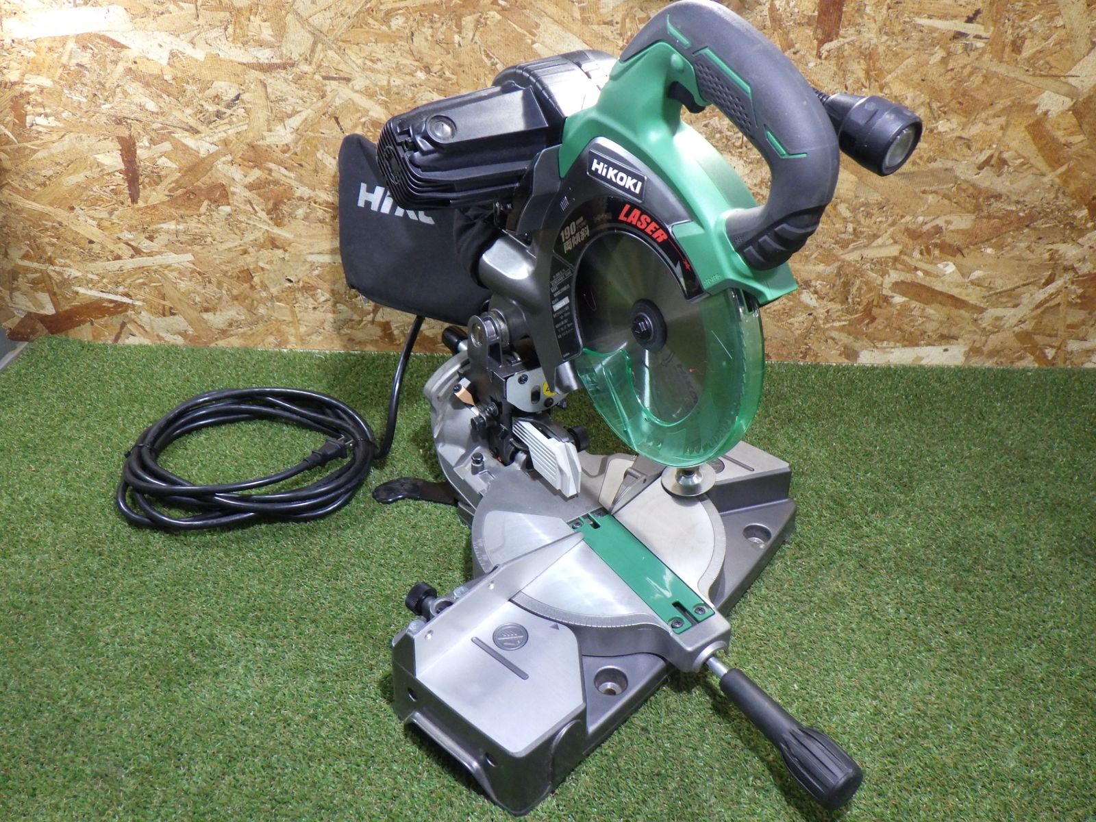 1050W 重量8kg