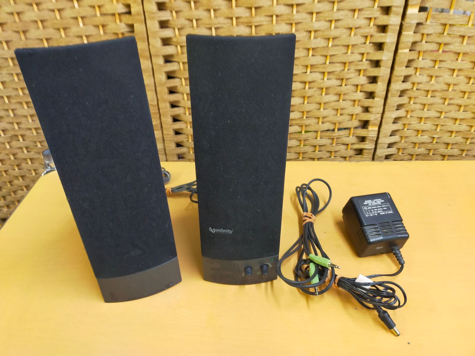 Infinity AF Ivory Computer Speakers 3W 型番：25P4726