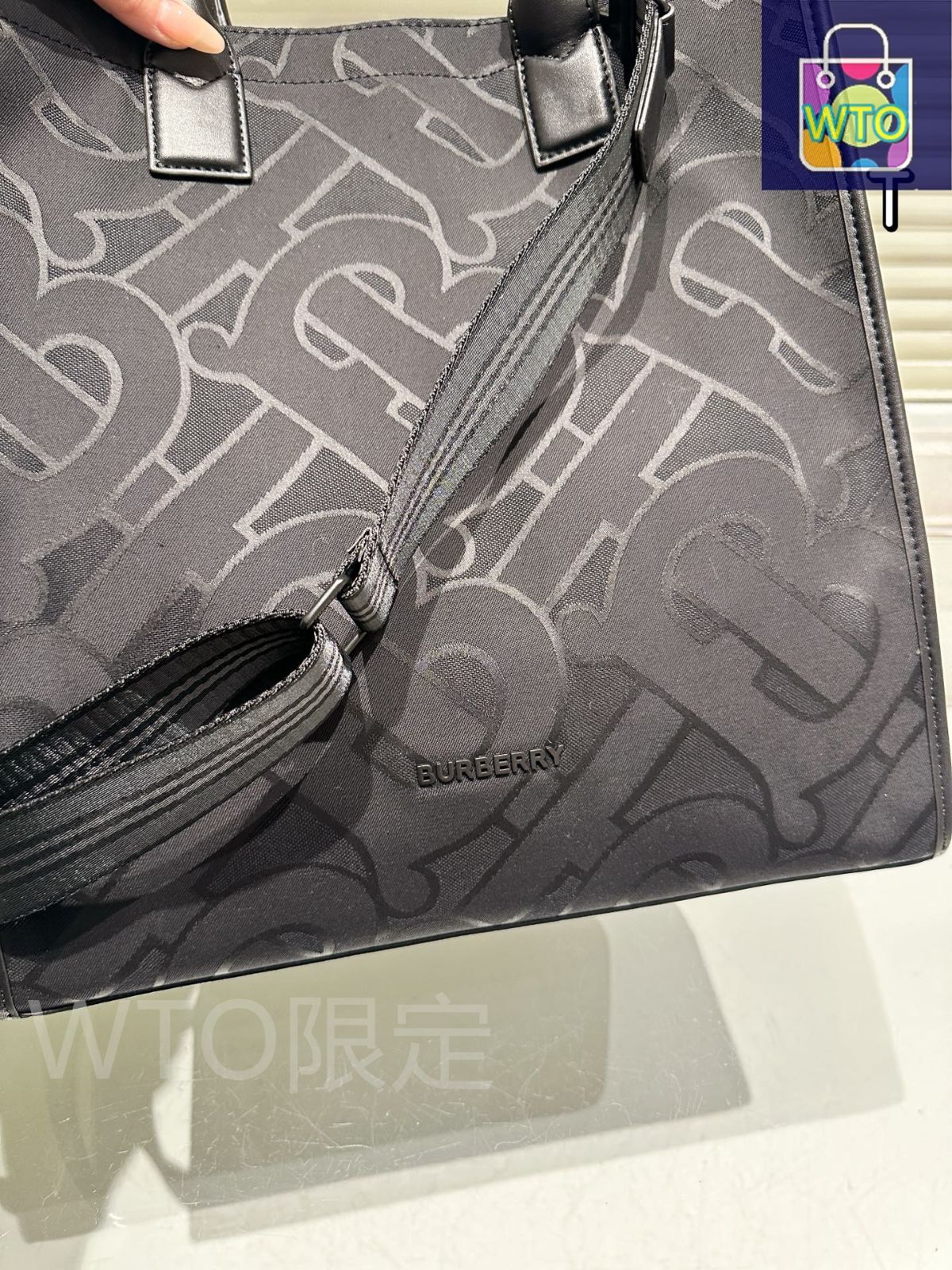 ハンド　バック　バーバリー　ベージュ 今日特価】Burberry Fall 2025 Handbag / バーバリー フォール