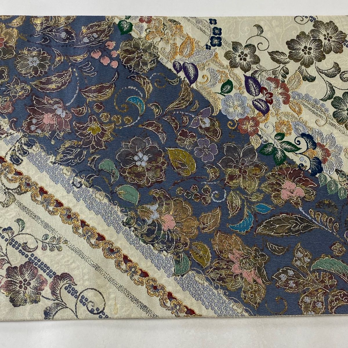 袋帯 美品 秀品 花唐草 斜縞 箔 青灰色 六通 正絹 【中古