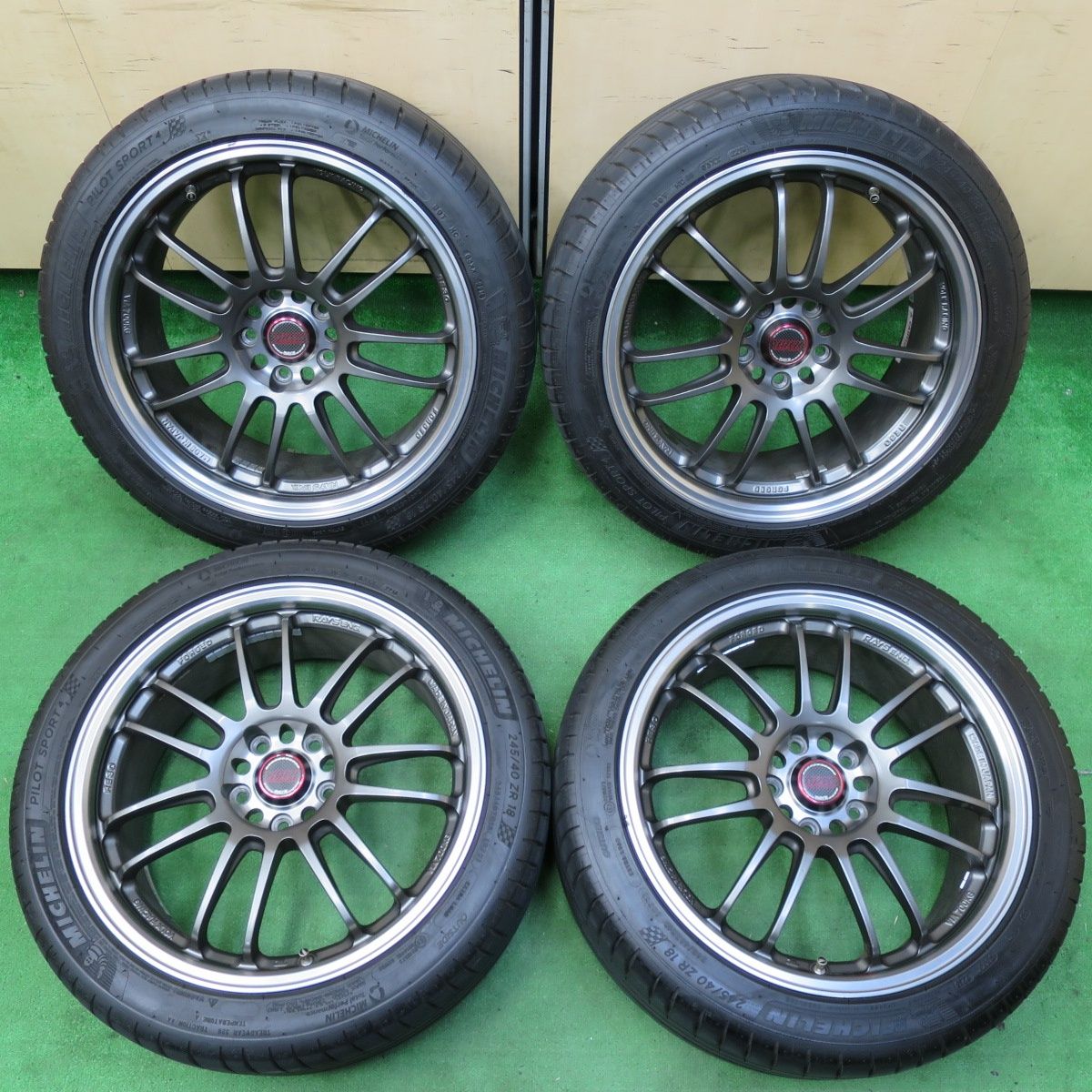 VOLKレーシングレイズRE30 & ミシュランパイロットスポーツ4