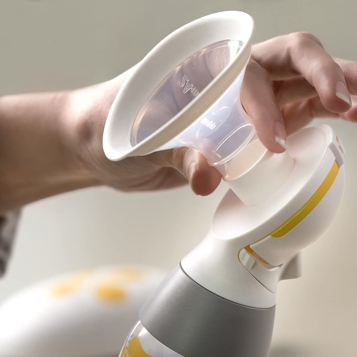 メデラ　スイングマキシフレックス電動搾乳器　ダブルポンプ Amazon.co.jp: メデラ 搾乳機 スイング・マキシ電動さく乳器