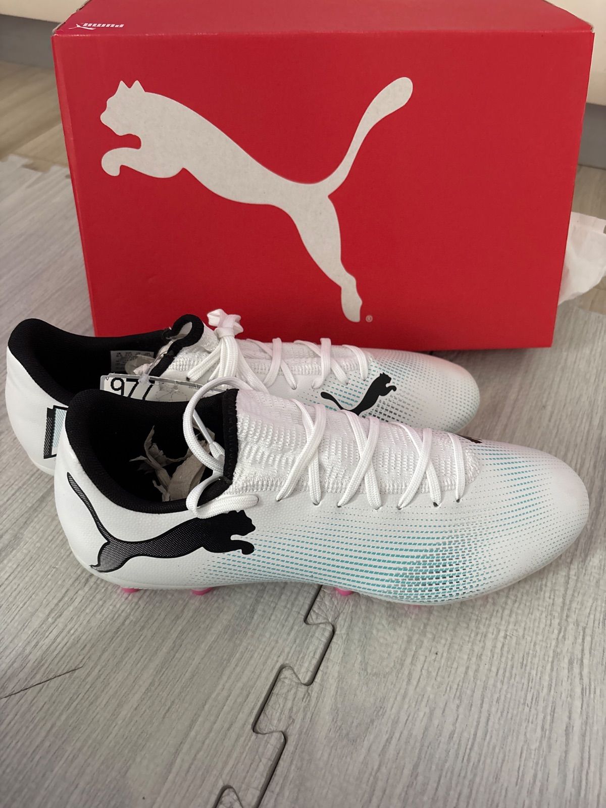 新品】プーマ フューチャー7 プレイ HG JR 27.5cm 白 ピンク