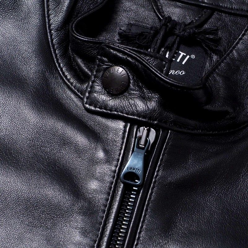 極美品✨エンメティ　ユリ ゴールド　やぎ革　レザージャケット44 ブラック 極美品✨エンメティ ユリ ゴールド やぎ革 レザージャケット44