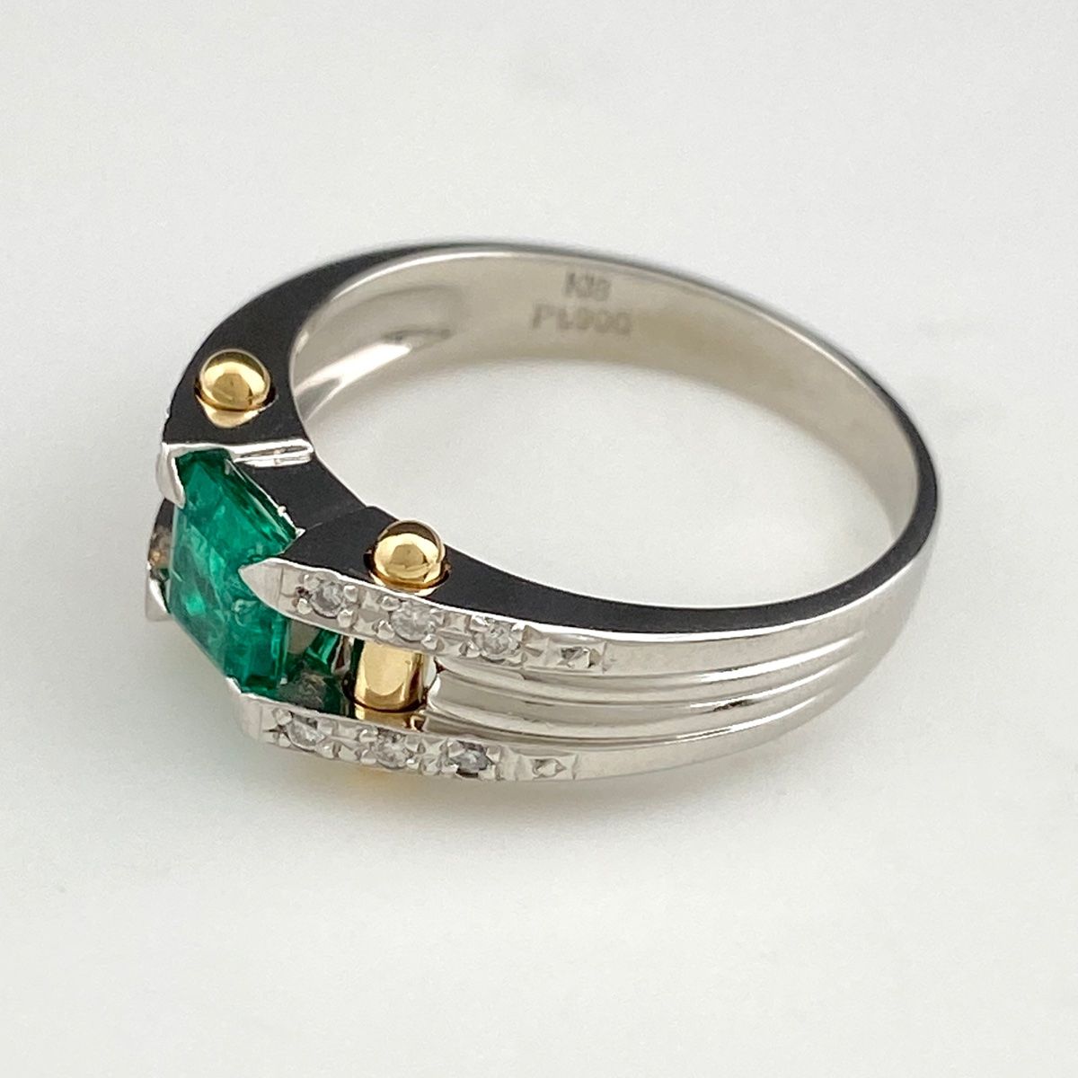 エメラルド デザインリング プラチナ K18 イエローゴールド 指輪