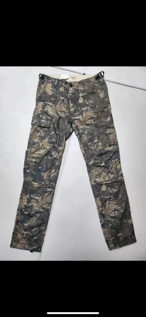 Carhartt カーハート wip 迷彩パンツ 30 32