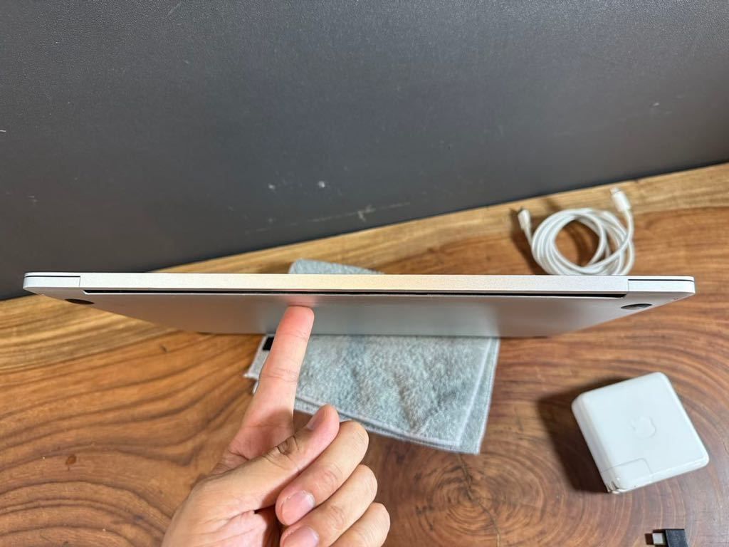 MacBook本体　MacBook Pro 2018 ほぼ未使用　充電1回 MacBook本体 MacBook Pro 2018 ほぼ未使用 充電1回 MacBook本体