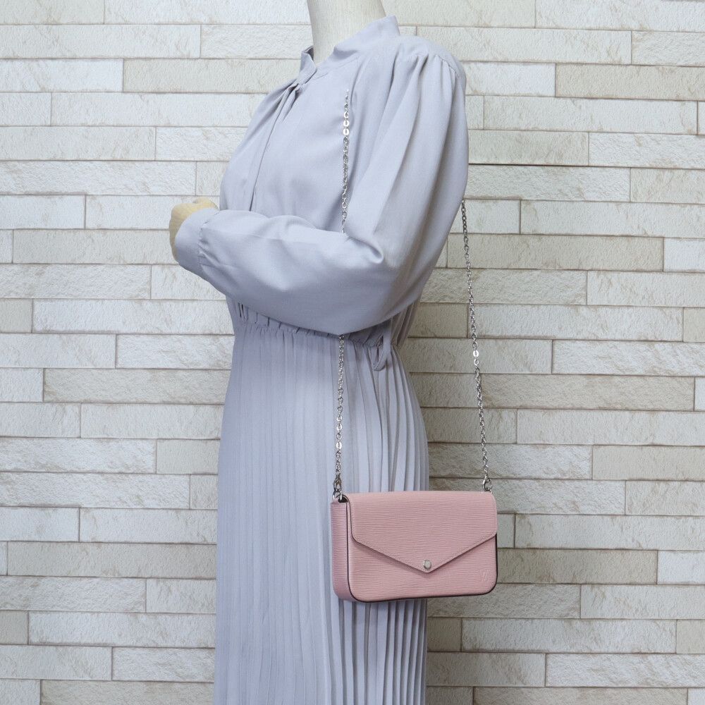 ルイヴィトン ポシェットフェリシー エピ ショルダーバッグ エピレザー  