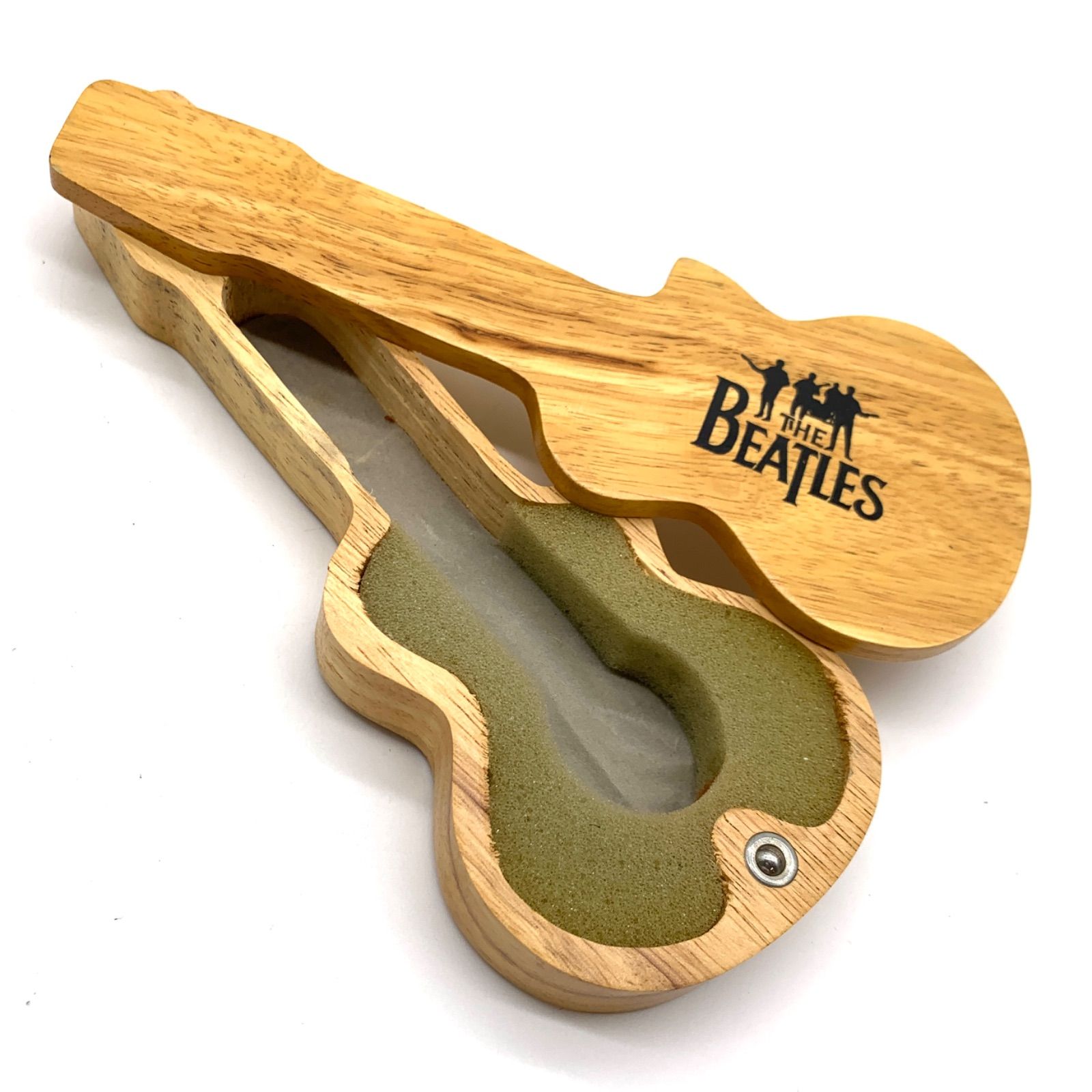 お買い得】THE BEATLES 腕時計 ギターボックス型箱付き - メルカリ