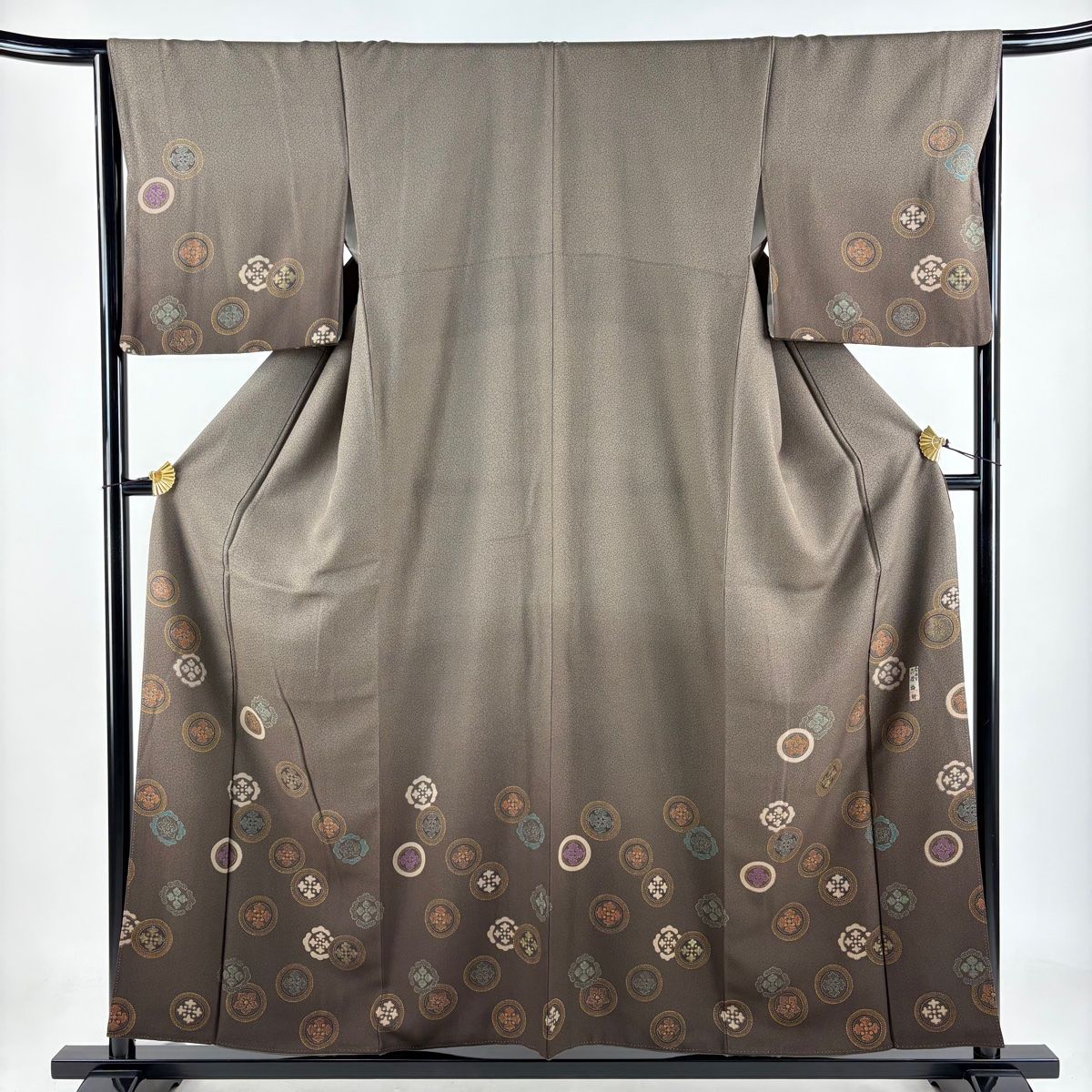 付下げ 身丈155.5cm 裄丈64.5cm M 袷 人間国宝 六谷梅軒 落款 丸文 花 金彩 灰茶 正絹