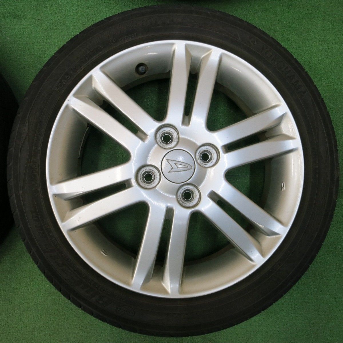 送料無料* キレイ☆ダイハツ タント カスタム 純正 165/55R15 ヨコハマ