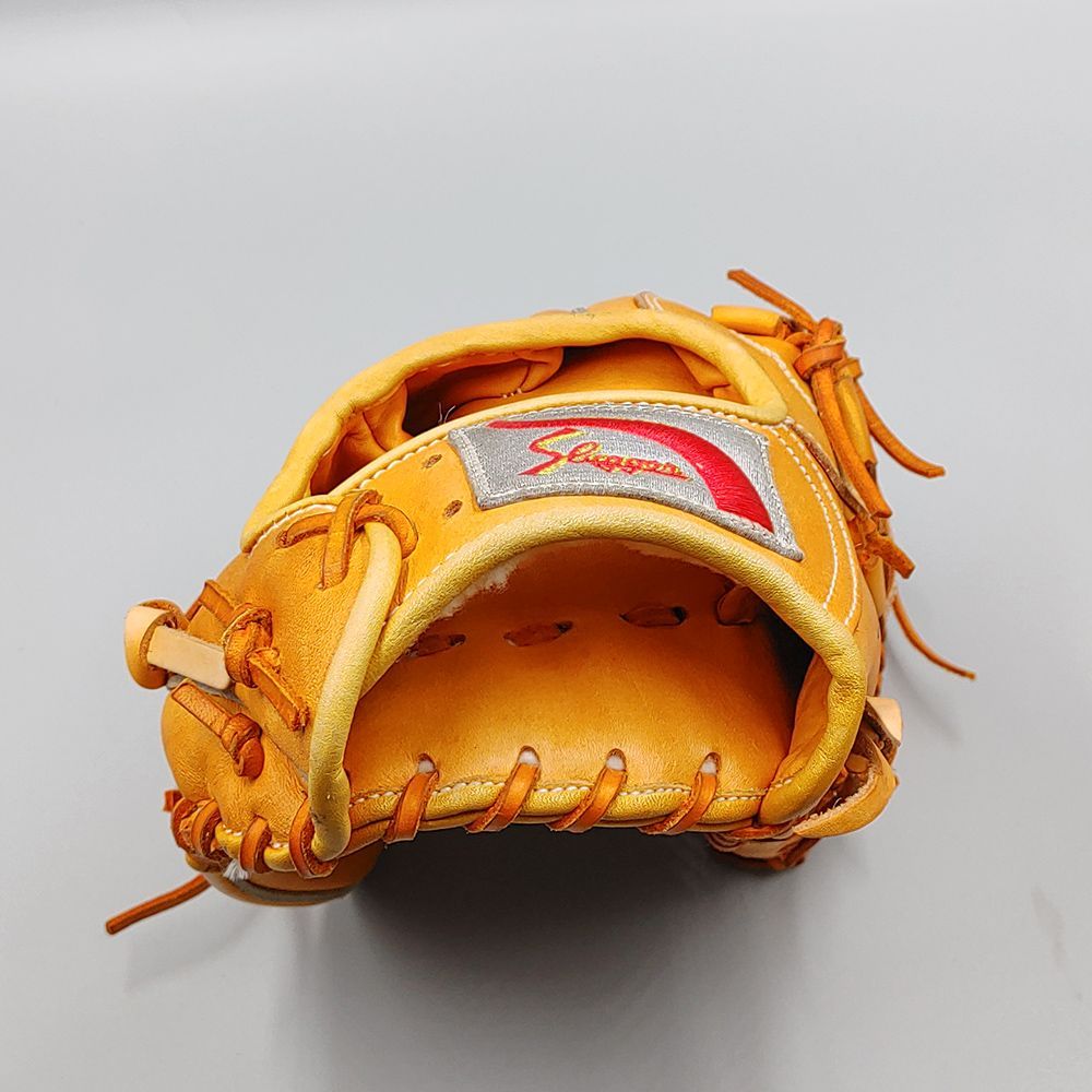 Slugger 軟式グローブ クリーニング済み 】 スラッガー 軟式グローブ / 投手用 型付け