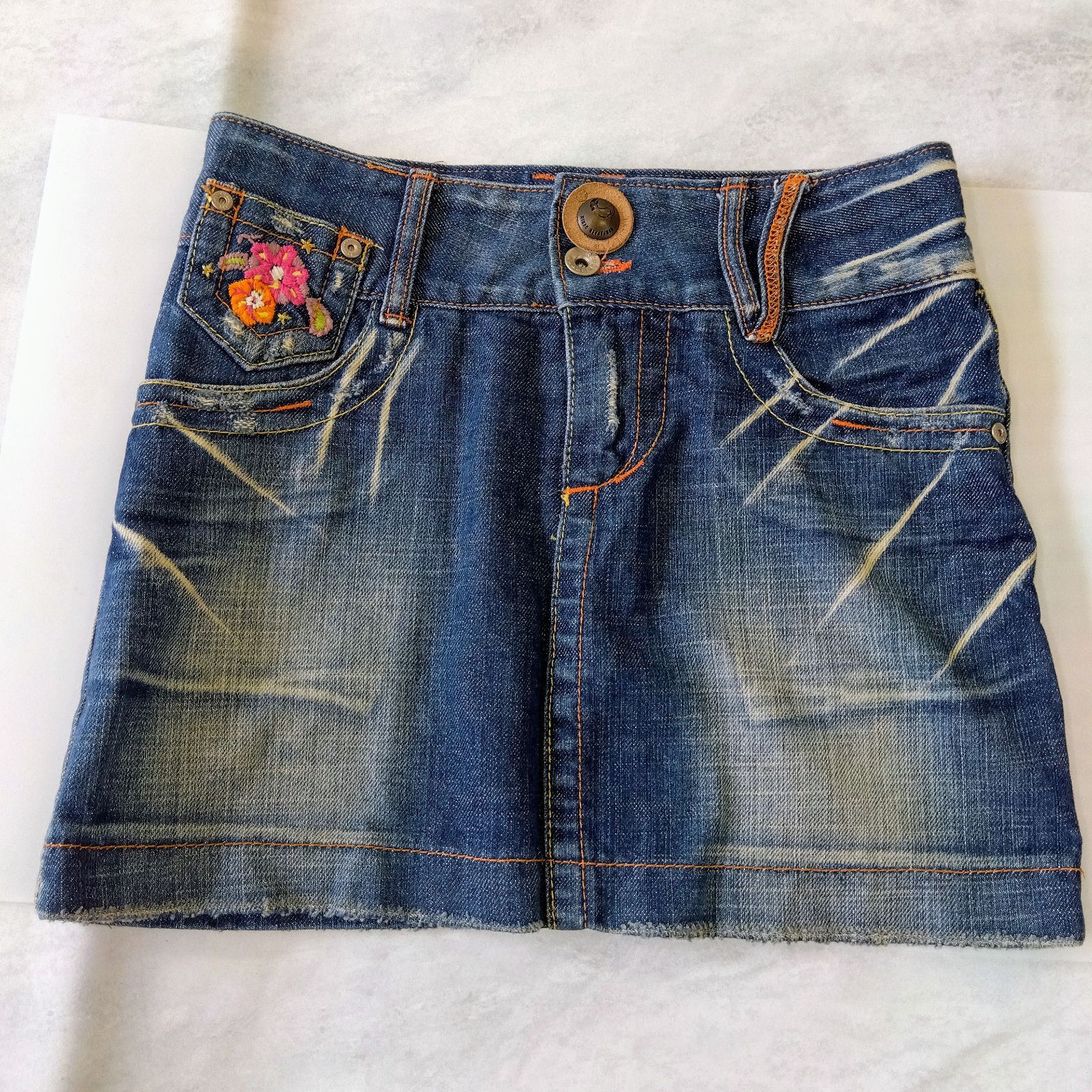 RED PEPPAR レッドペッパー　デニム刺繍ミニスカート 美品✨】RED PEPPER レッドペッパー 刺繍入り デニムスカート XS