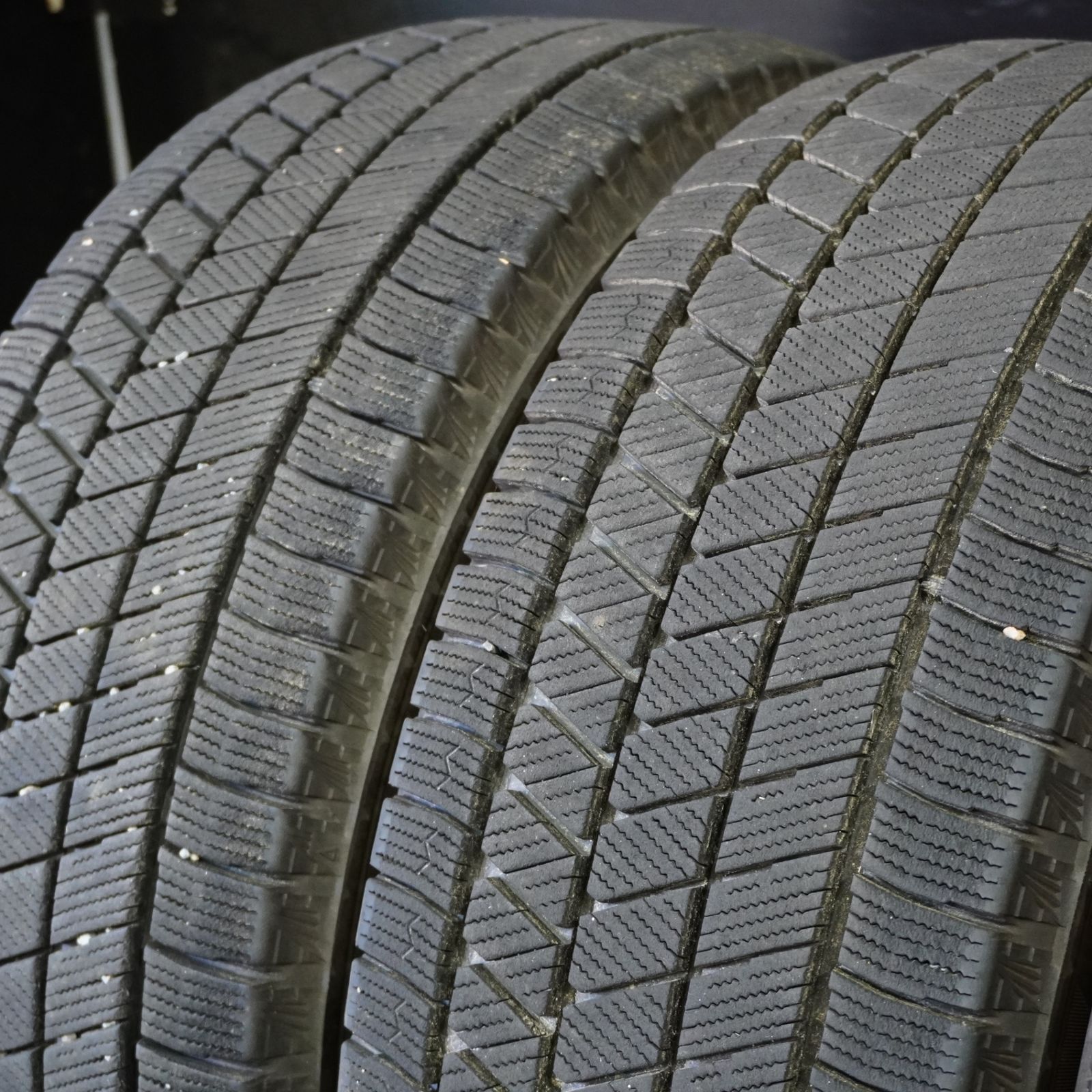 22年製 バリ山 ブリヂストン BLIZZAK VRX3 205 55R16 4本 スタッドレス プリウス 86 カローラスポーツ BRZ インプレッサ等