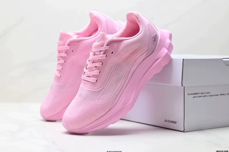 新品未使用】ALO Yoga Alo Runner アローヨガ アローランナー