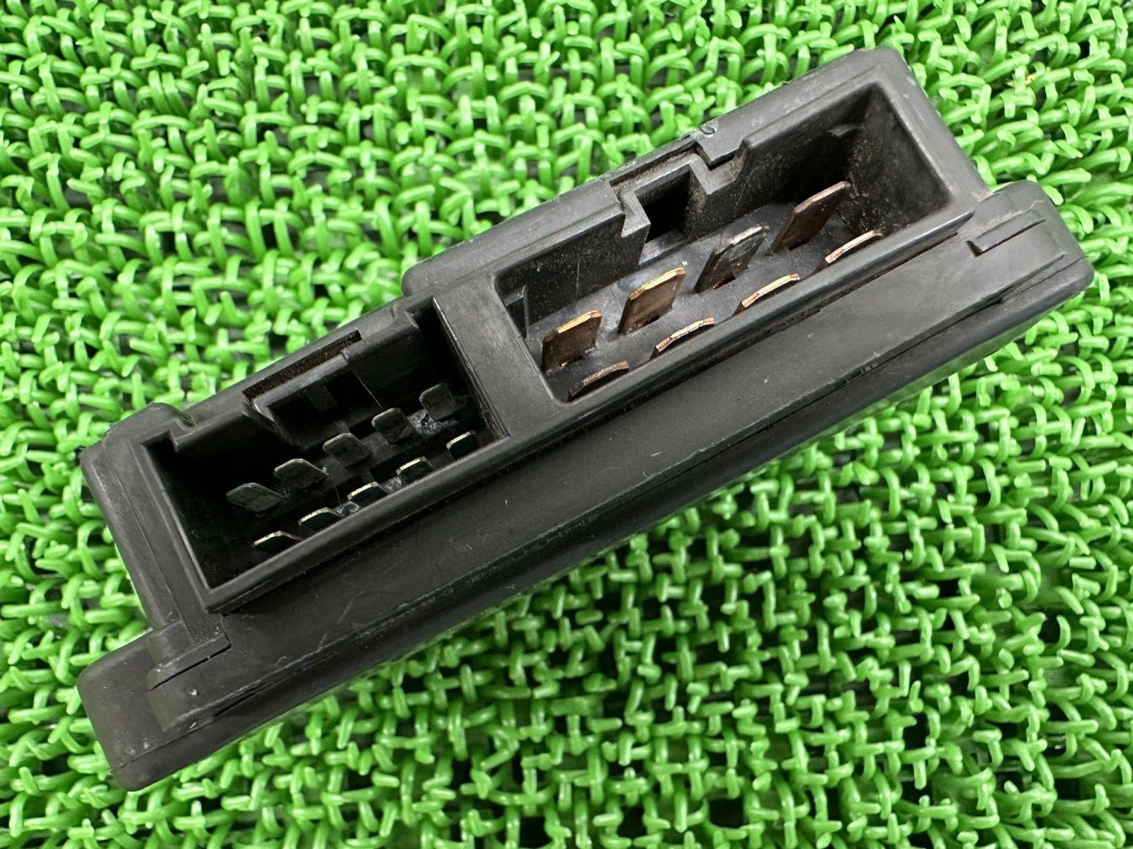 ZRX400 ヒューズボックス 26021-1089 純正 カワサキ ZRX-II 中古