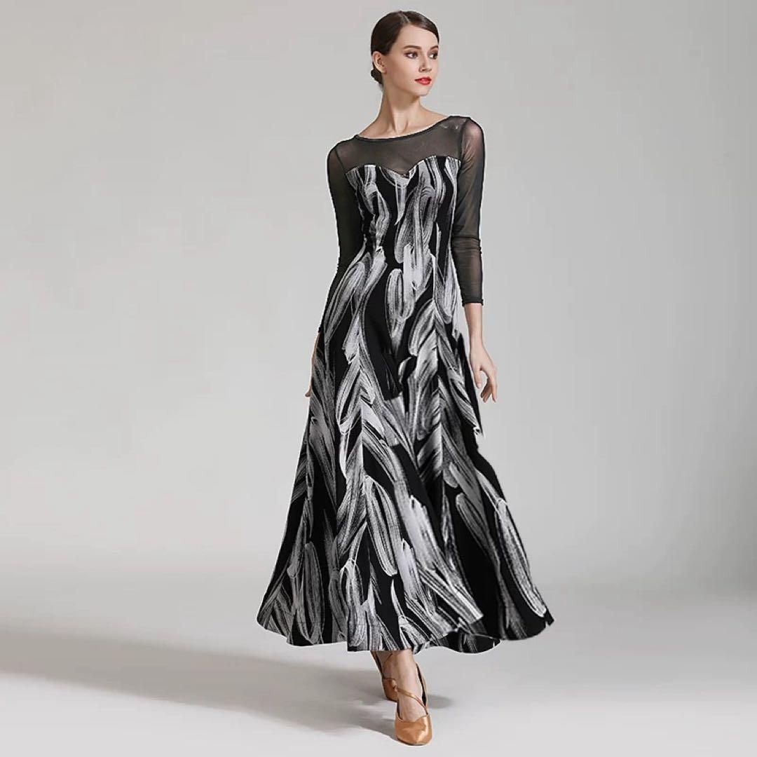 フリル舞うワンピース?スタンダード向き練習着 後ろファスナーで便利