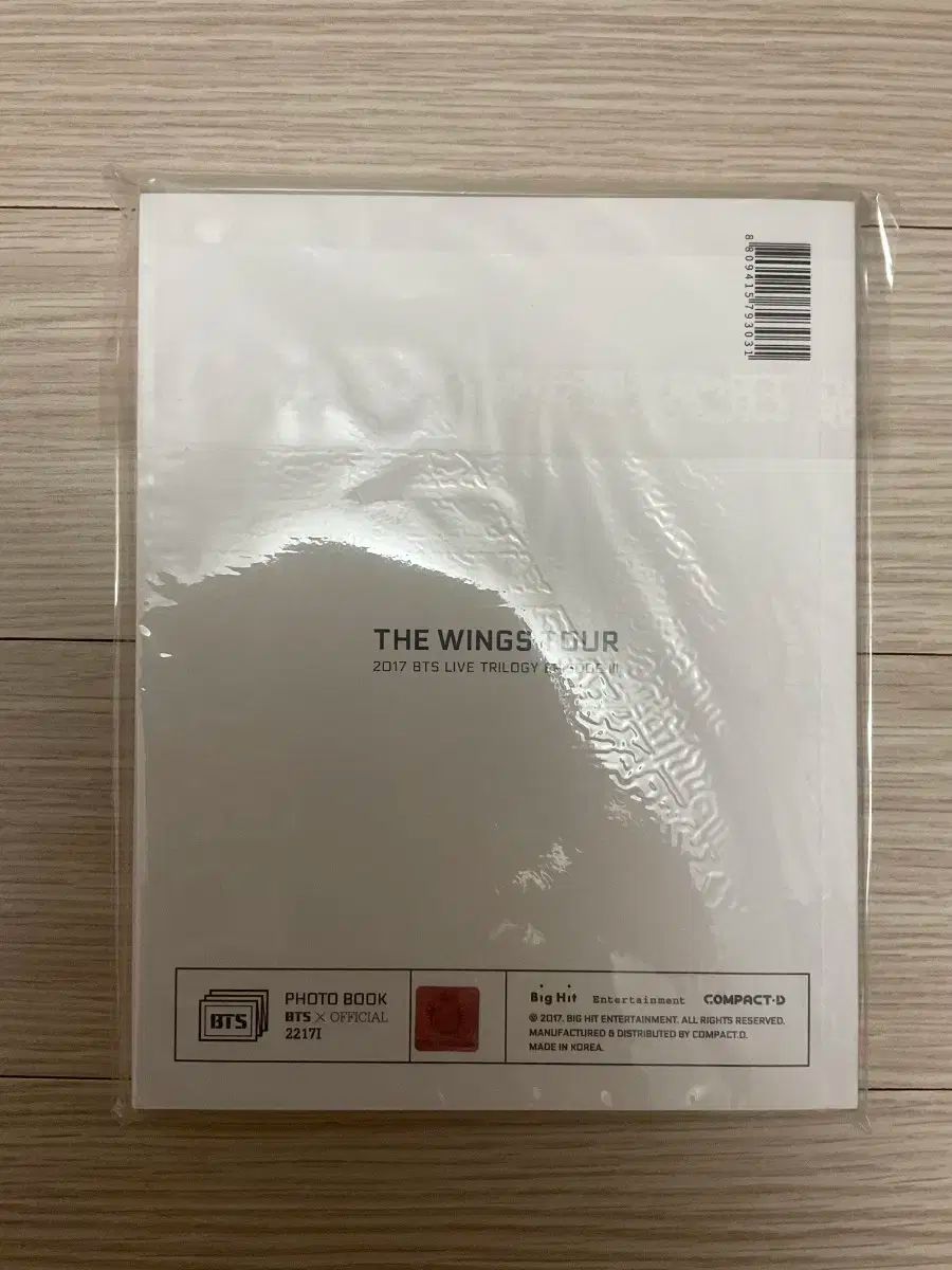 BTS the wings tour 2017 フォトブック　2冊セット BTS the wings tour 2017 フォトブック 2冊セット