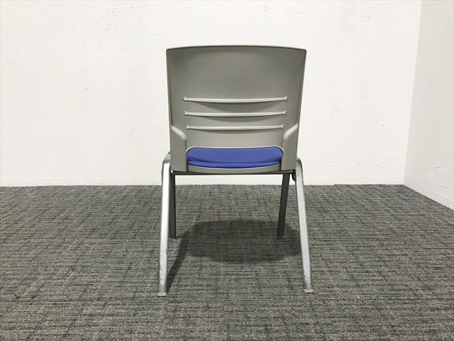 スタッキングチェア エレナ 背カバー無 オカムラ グレー ブルー