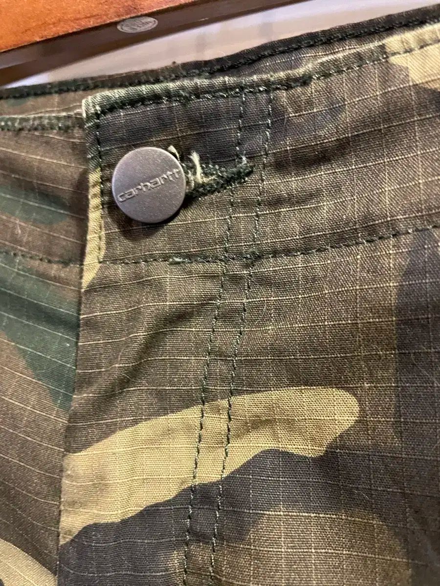 Carhartt カーハート ウィップ カモフラ ハーフパンツ